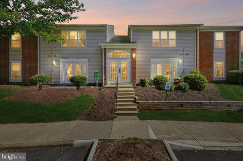 15655 Horseshoe Ln, WOODBRIDGE, VA, 22191-4129 | Card Image
