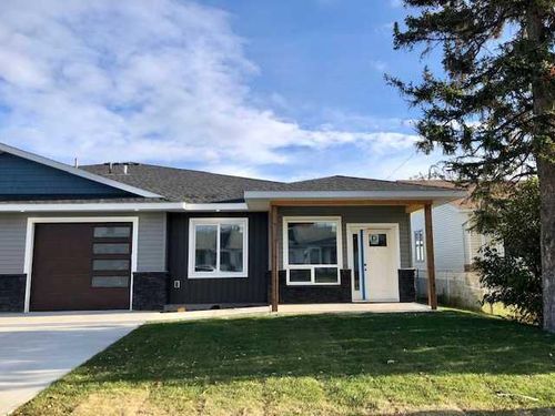 1-4738 49a Ave, Lacombe, AB, T4L1N4 | Card Image