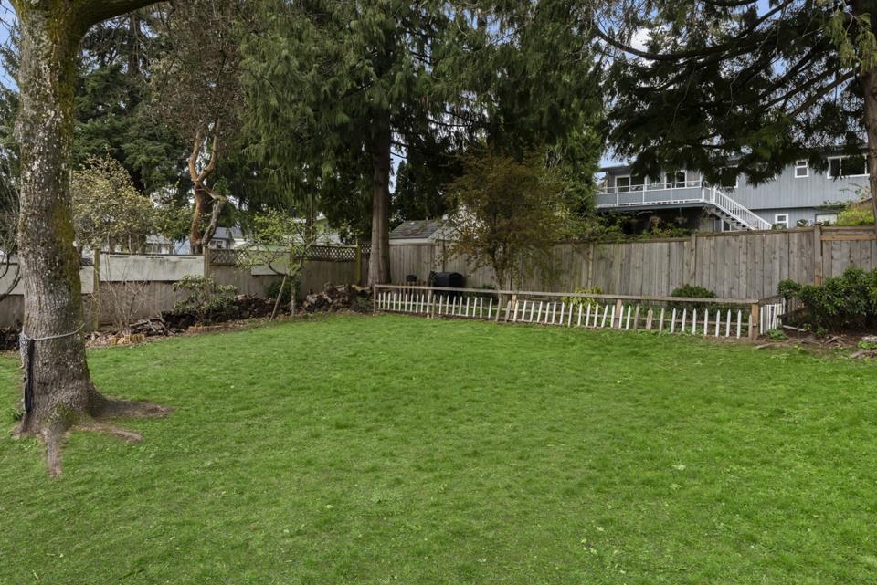 13157 99 Avenue, House other with 6 bedrooms, 2 bathrooms and 4 parking in Surrey BC | Image 31