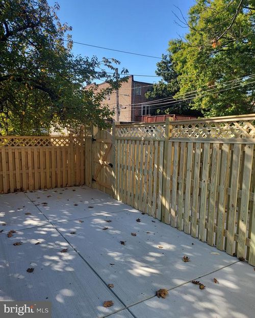 2012 Mount Royal Ter, BALTIMORE, MD, 21217-4806 | Card Image