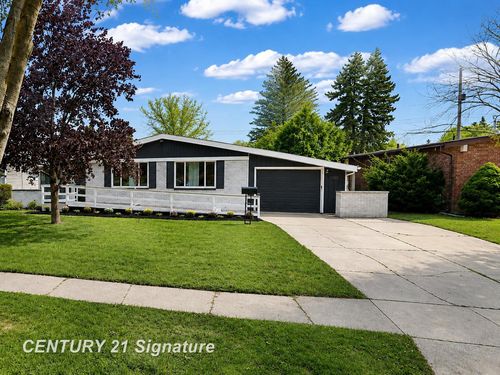 2003 Carman Drive, Saginaw, MI, 48602 | Card Image