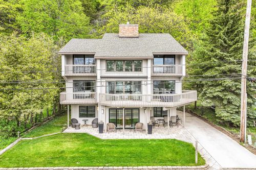 4312 Crystal Dr, Beulah, MI, 49617-9460 | Card Image