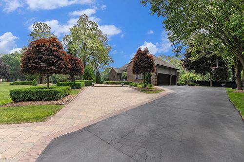 1200 Iroquois Trl, Oxford, MI, 48371-6609 | Card Image
