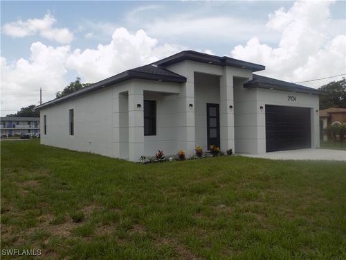 2924 Dunbar Ave, Fort Myers, FL, 33916-4232 | Card Image