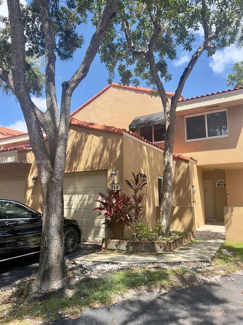 568-568 N University Dr, Plantation, FL, 33324-1425 | Card Image