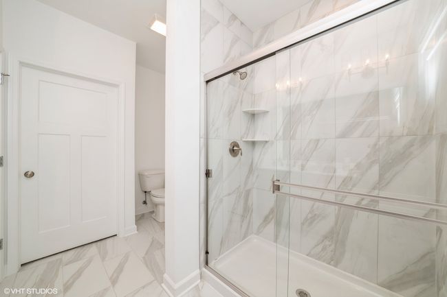 330 W Meister Ave, Condo with 2 bedrooms, 2 bathrooms and 1 parking in Elmhurst IL | Image 10
