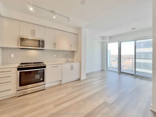 704-5180 Yonge St, North York, ON, M2N0K5 | Card Image