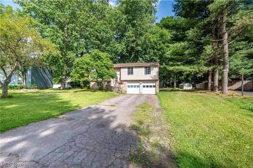 7764 Micawber Rd Ne, Warren, OH, 44484-1481 | Card Image