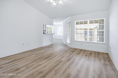 737-7800 Point Meadows Dr, Jacksonville, FL, 32256-4606 | Card Image