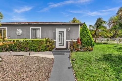 10055 Nw 5th Ave, Miami, FL, 33150-1461 | Card Image