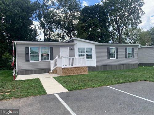 22 W Willow St, PALMYRA, PA, 17078-8938 | Card Image