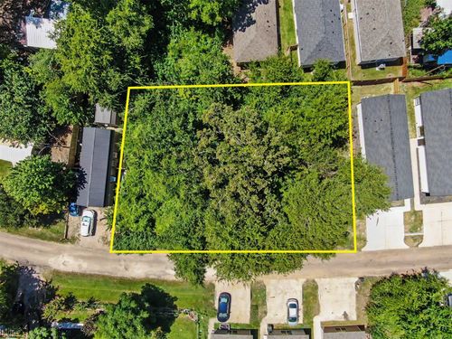 11547 Persimmon St, Willis, TX, 77318-7294 | Card Image