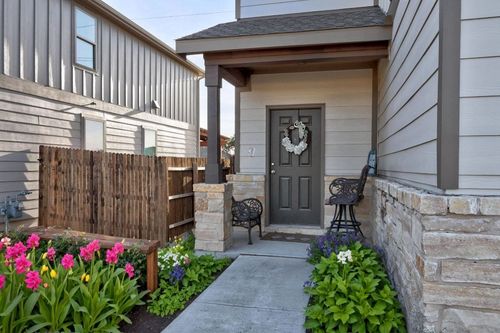 204 Perugia St, Liberty Hill, TX, 78642-2196 | Card Image