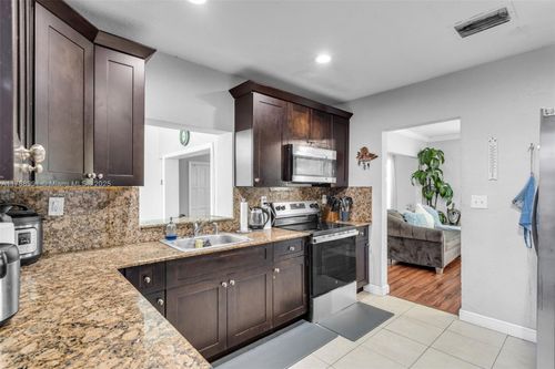 2740 Nw 175th St, Miami Gardens, FL, 33056-4043 | Card Image
