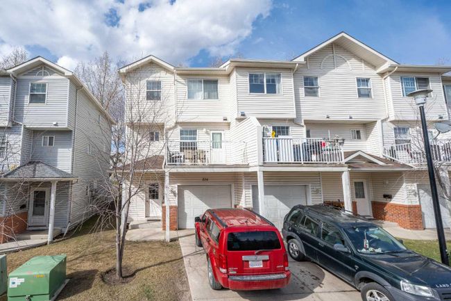 516 - 7038 16 Avenue Se, Home with 3 bedrooms, 2 bathrooms and 2 parking in Calgary AB | Image 1