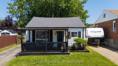 12 Ajax Ave, Welland, ON, L3B4W8 | Card Image