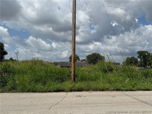1125 Watt St, Jeffersonville, IN, 47130-3843 | Card Image