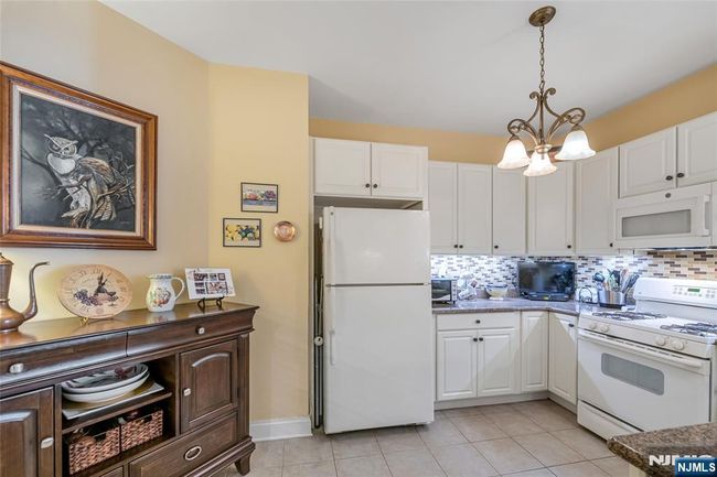 7108 Ravenscroft Rd, Condo with 2 bedrooms, 2 bathrooms and null parking in Clifton NJ | Image 17