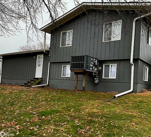 3 Sussex Pl, Ottumwa, IA, 52501-3742 | Card Image