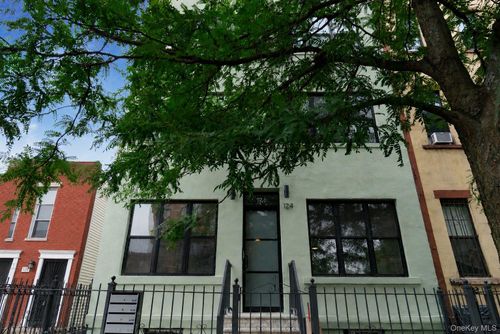 124 Grove St, Brooklyn, NY, 11221-4470 | Card Image