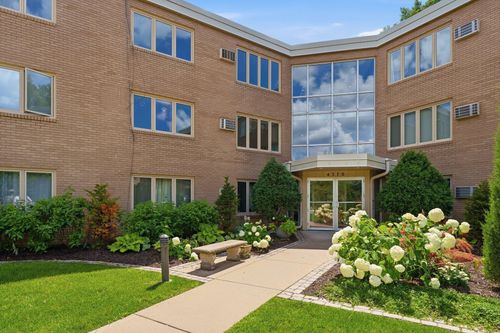 302-4370 Brookside Ct, Edina, MN, 55436-1441 | Card Image