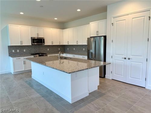 20884 Thistle Leaf Ln, ESTERO, FL, 33928-4081 | Card Image
