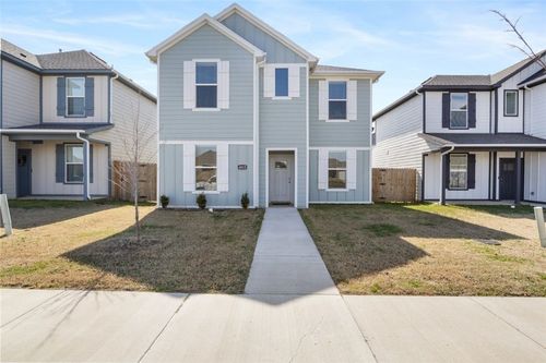 4813 W Triangle St, Fayetteville, AR, 72704-7230 | Card Image