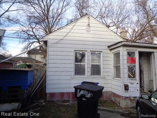 14995 Maddelein St, Detroit, MI, 48205-2411 | Card Image