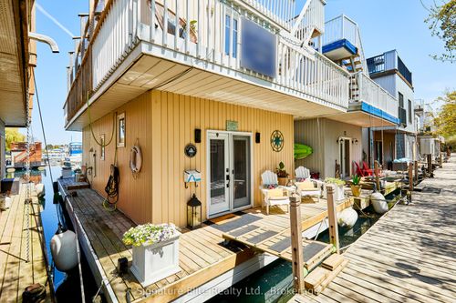 14-7 Brimley Rd S, Scarborough, ON, M1M3W3 | Card Image