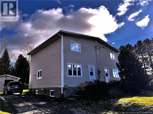 {{alt}} | Card Image