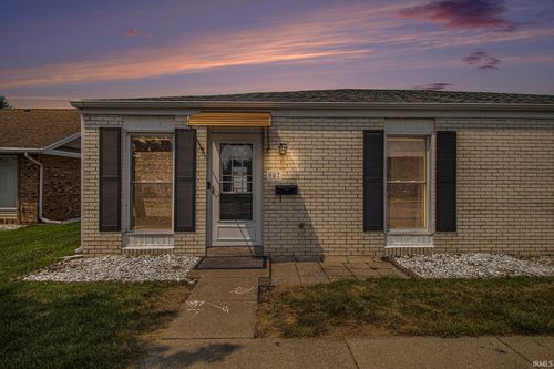 907 Berkley Cir, Mishawaka, IN, 46544-4813 | Card Image
