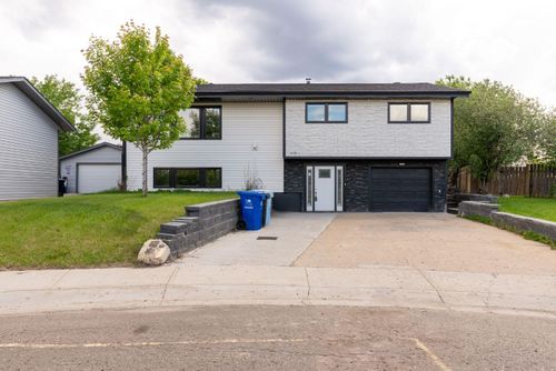 113 Dundas Rd, Fort Mcmurray, AB, T9K1B8 | Card Image