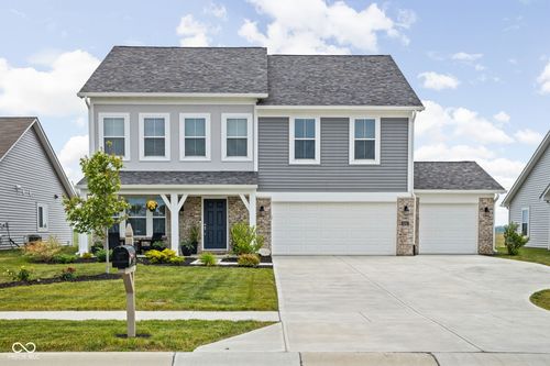 6305 N Woodhaven Dr, Mccordsville, IN, 46055-8040 | Card Image
