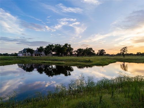 404 Blackberry Ln, Washington, TX, 77880-6214 | Card Image