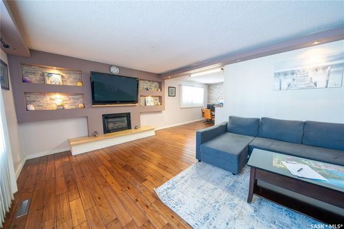 1405 Macpherson Ave, Regina, SK, S4S4E1 | Card Image