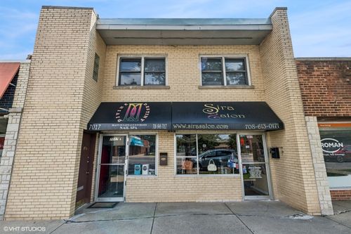 7017 North Ave, Oak Park, IL, 60302-1045 | Card Image