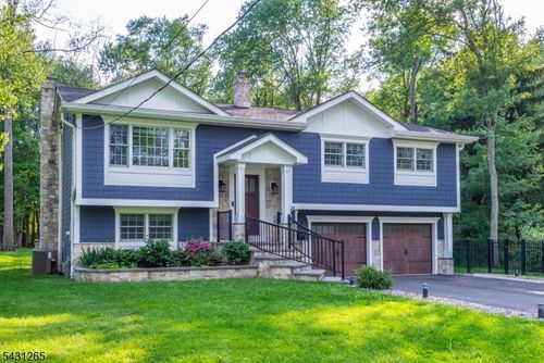 101 Maple Ave, Berkeley Heights, NJ, 07922-1323 | Card Image