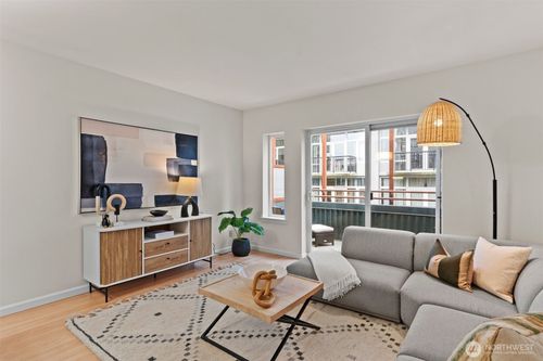 624-2717 Western Ave, Seattle, WA, 98121-1160 | Card Image