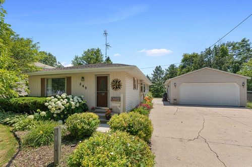 249 Shelly Dr, Sheboygan Falls, WI, 53085-1728 | Card Image