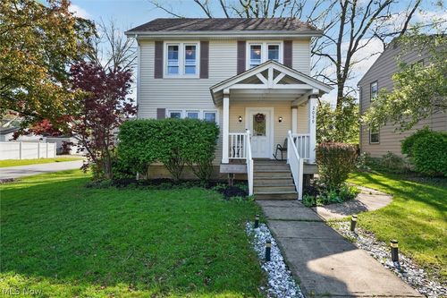 2059 15th St, Cuyahoga Falls, OH, 44223-2454 | Card Image