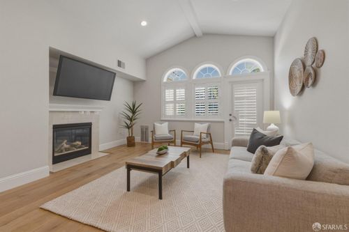 309-530 El Camino Real, Burlingame, CA, 94010-5176 | Card Image