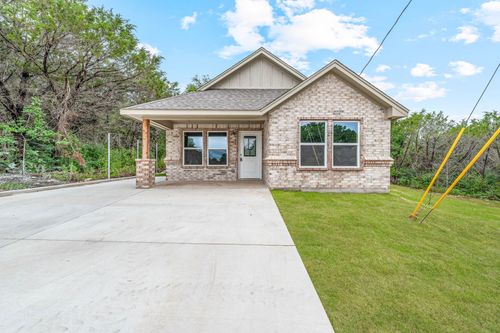 915 Comanche Cove Dr, Granbury, TX, 76048-5310 | Card Image