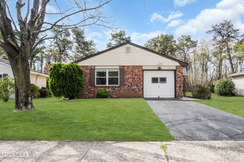 12 Nautilus Dr, Brick, NJ, 08723-7235 | Card Image