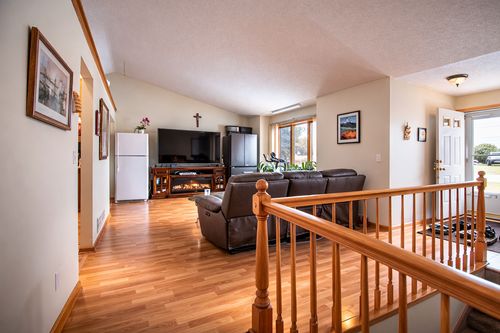 1242 Myrtle St N, Maplewood, MN, 55119-3102 | Card Image