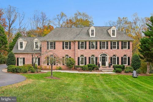 903 Winstead St, Great Falls, VA, 22066-2547 | Card Image