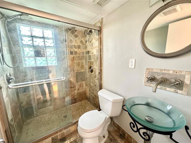 APT-205 - 4023 N Hall St, Condo with 2 bedrooms, 2 bathrooms and null parking in Dallas TX | Image 6