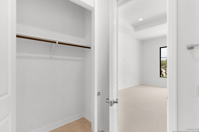8166 Blue Oak, House other with 4 bedrooms, 5 bathrooms and null parking in Garden Ridge TX | Image 41