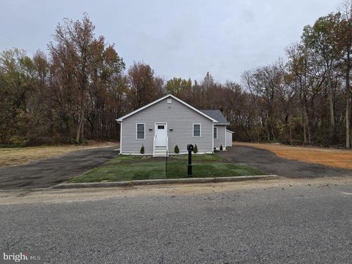 111 E Del A Vue Ave, Carneys Point, NJ, 08069-1107 | Card Image