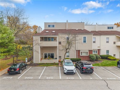 2212 Kenzie Dr, Pittsburgh, PA, 15205-9428 | Card Image