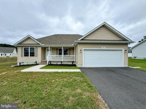 303 E 5th St, Blades, DE, 19973-4563 | Card Image